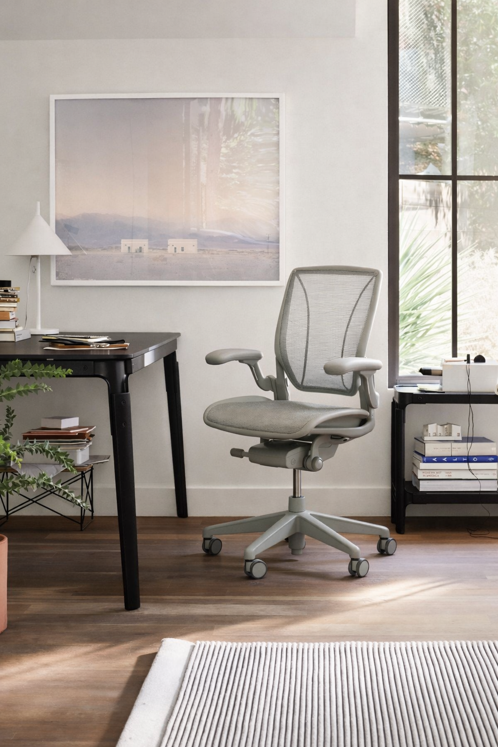 Humanscale World Chair Adjustable Arms | Business